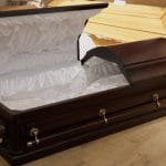 Похоронные принадлежности и ритуальные товары в Риге